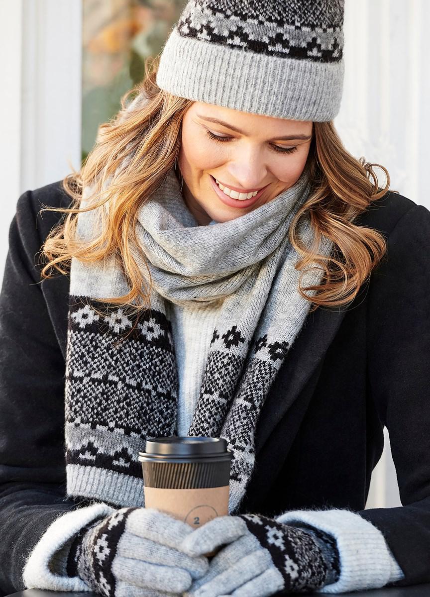 Charlie Paige Snowflake Hat, Scarf & Glove Set – Golden Gait 