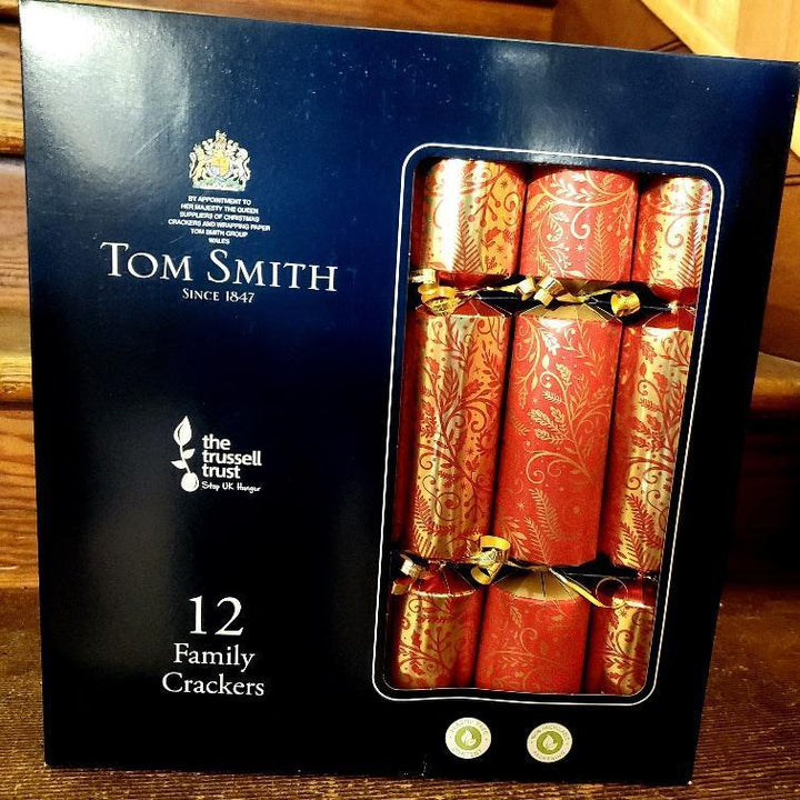 Tom Smith Christmas Crackers | Red and Gold Family