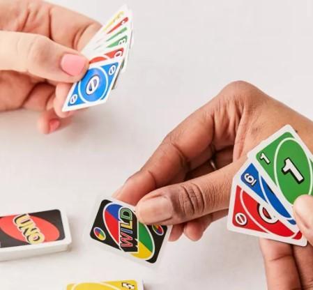 http://goldengaitmercantile.com/cdn/shop/products/world-s-smallest-uno-card-game-29065100558401_600x.jpg?v=1643675159