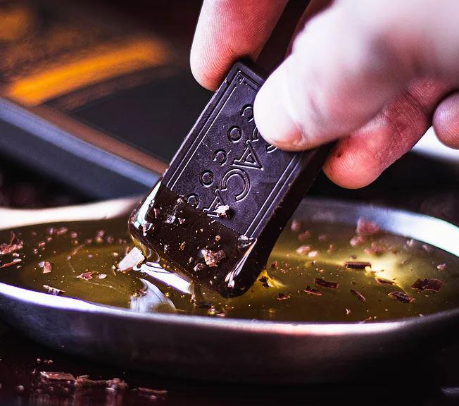 Cacao Cocoon Silky Honey Spun Chocolate Cacao Cocoon Silky Honey Spun Chocolate