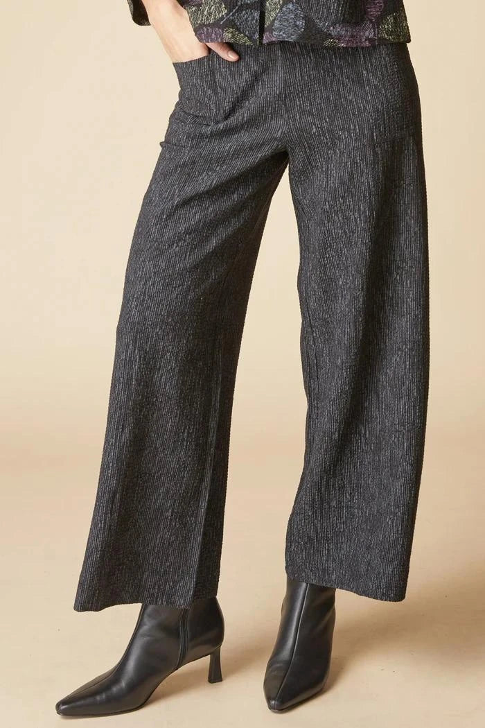 Habitat Clothing Crinkle Crepe Aria Pant in Black Habitat Clothing Crinkle Crepe Aria Pant in Black