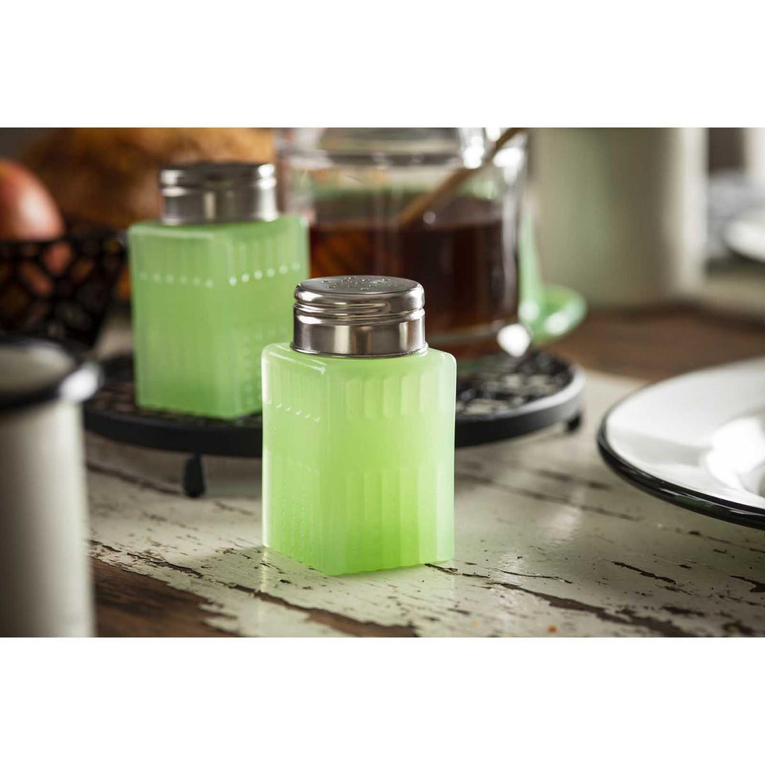 Jadeite Glass Salt & Pepper Shaker Jadeite Glass Salt & Pepper Shaker