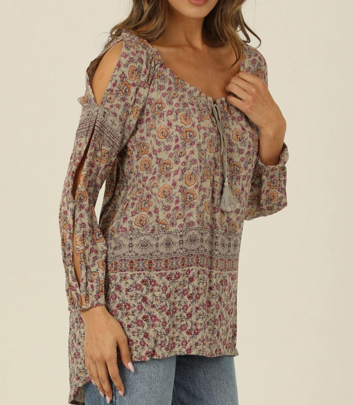 Peep sleeve blouse