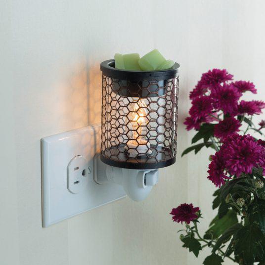 Pluggable Fragrance Warmer | Chicken Wire Pluggable Fragrance Warmer | Chicken Wire