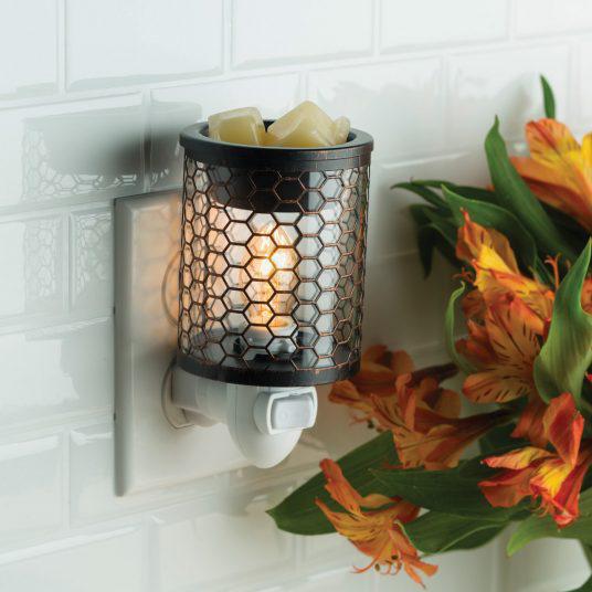 Pluggable Fragrance Warmer | Chicken Wire Pluggable Fragrance Warmer | Chicken Wire