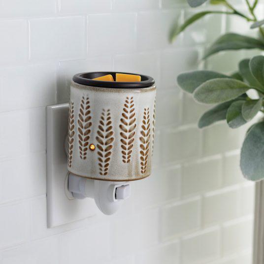 Pluggable Fragrance Warmer | Wheat & Ivory