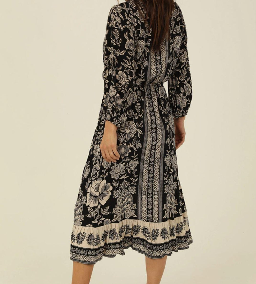 V Neck Maxi Dress With Long Sleeves