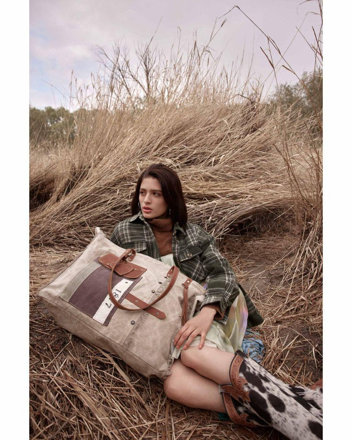 Yesteryear Vintage Style Weekender Bag Yesteryear Vintage Style Weekender Bag