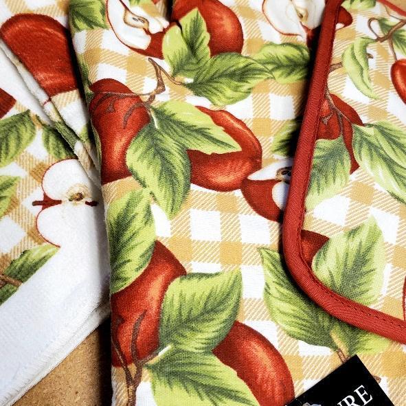 Apples Kitchen Linens