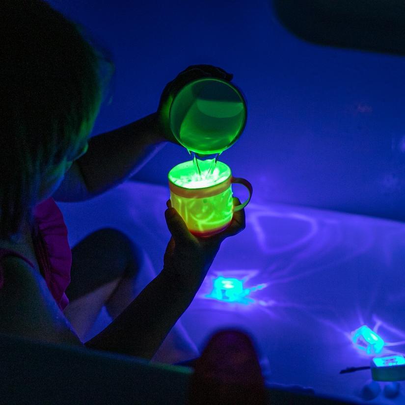GloPals Light up in Water
