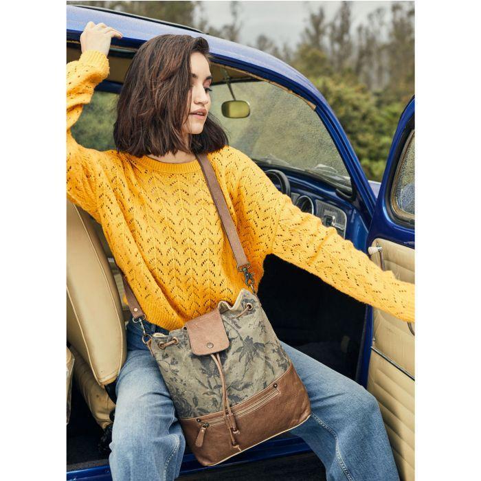 Latibulez Bucket Bag