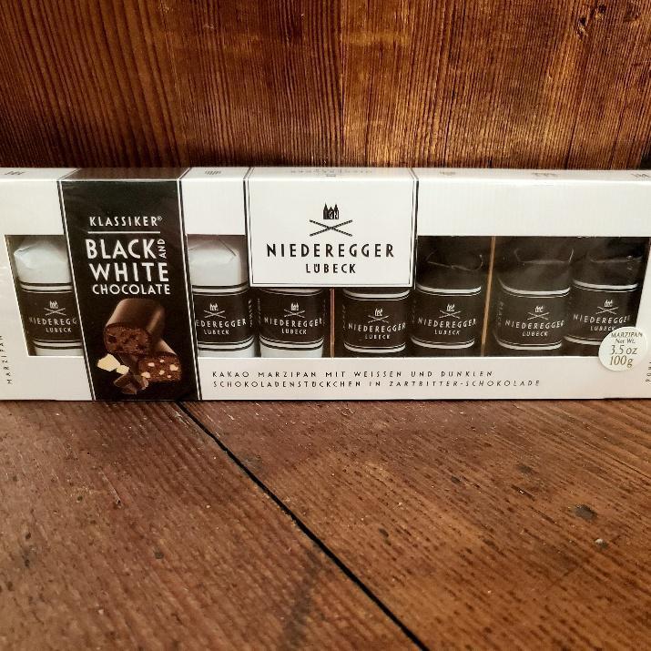Marzipan Klassiker Black and White