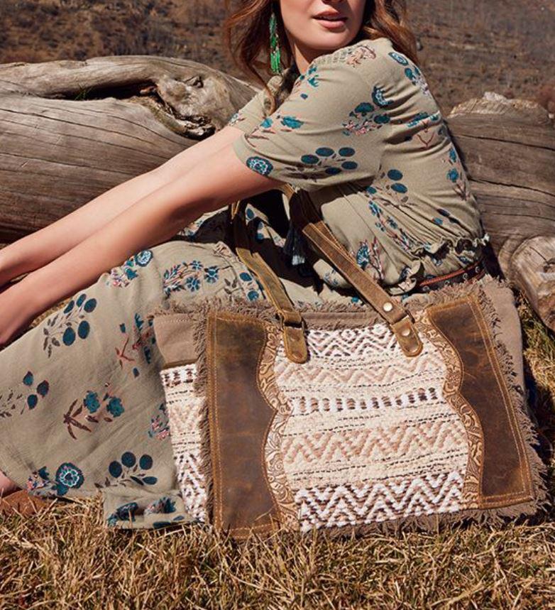 Mittle Small & Crossbody Bag
