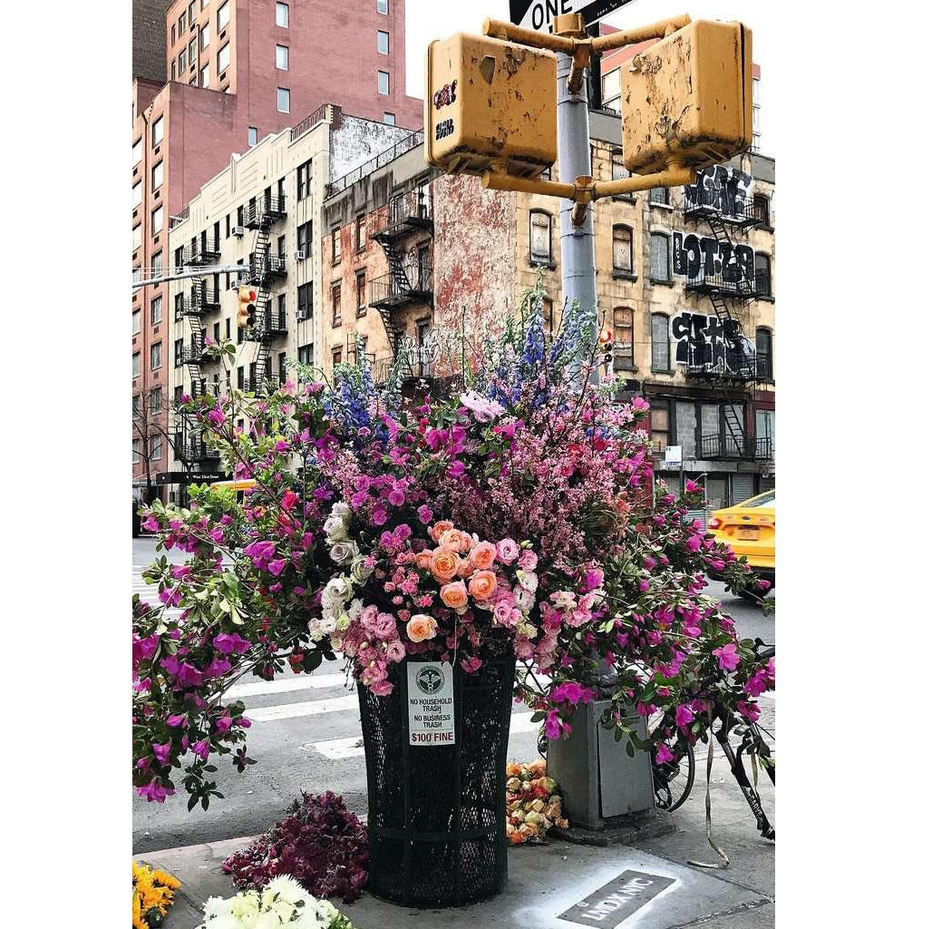 Ravensburger Jigsaw Puzzle | Puzzle Moment: Flowers in New York 300 Piece