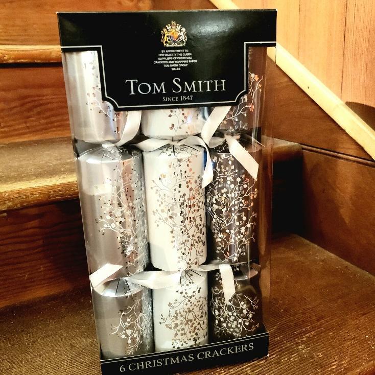Tom Smith Christmas Crackers | Black White & Silver Metallics