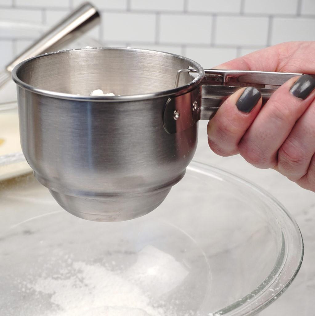 Vintage Sifter 1 Cup