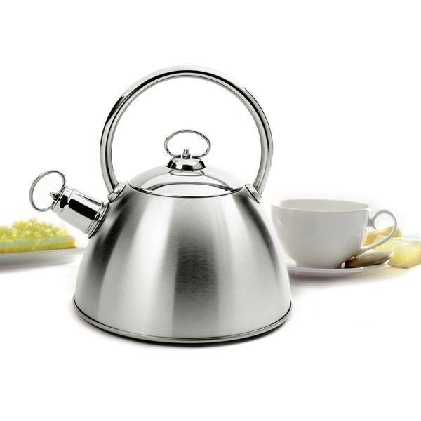 https://goldengaitmercantile.com/cdn/shop/products/whistling-tea-kettle-with-stainless-steel-handle-28252888236097_1600x.jpg?v=1622898870