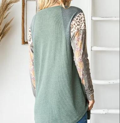 Women's Colorblock Raglan Sleeve Top | Olive